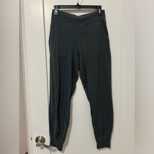 Women's Lululemon jogger